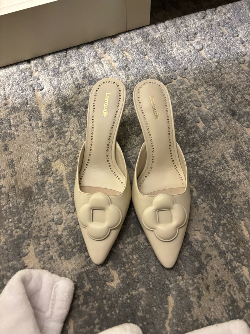 Larroude Pointed-Toe floral Mule